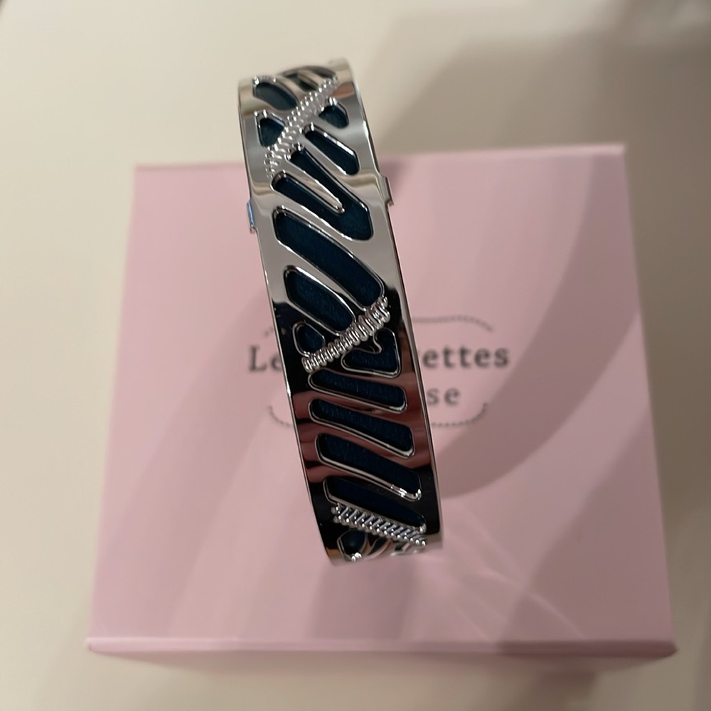 Les Georgettes by Altresse silver customizable jewelry in leather bracelet